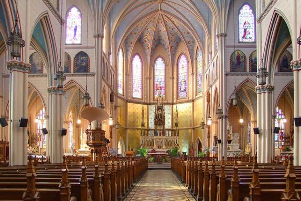 Basilica of Ste. Anne de Detroit Tour & La Gloria Bakery