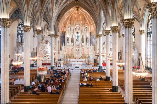 Sweetest Heart of Mary Church Tour & Lunch at Amore da Roma