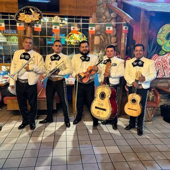Mariachi Nuestra Tierra Concert