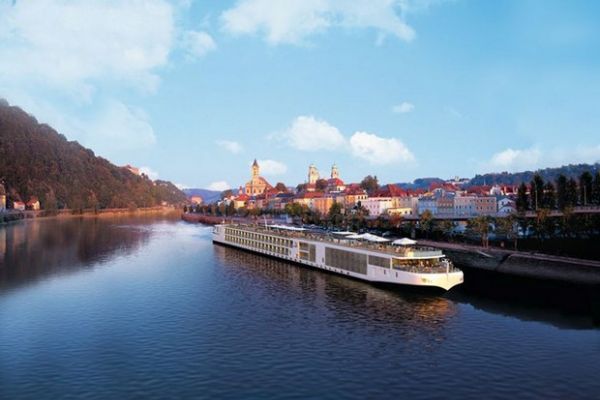 Travel Presentation - The French Waterway Riverboat Cruise